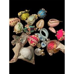 Lot of 12 vintage project push pin ornament eggs